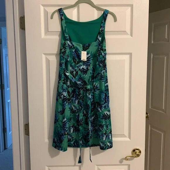 NWT! Banana Republic tie back dress - Picture 2 of 4